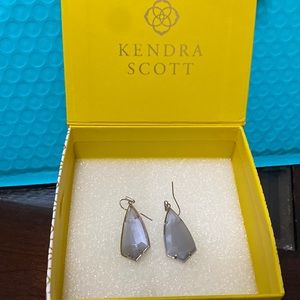 Kendra Scott drop earrings